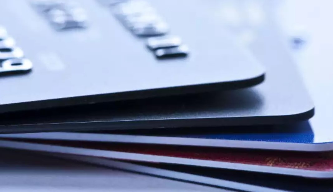 Real-World-Examples-of-Products-Related-to-the-SBIintouch-Debit-Card