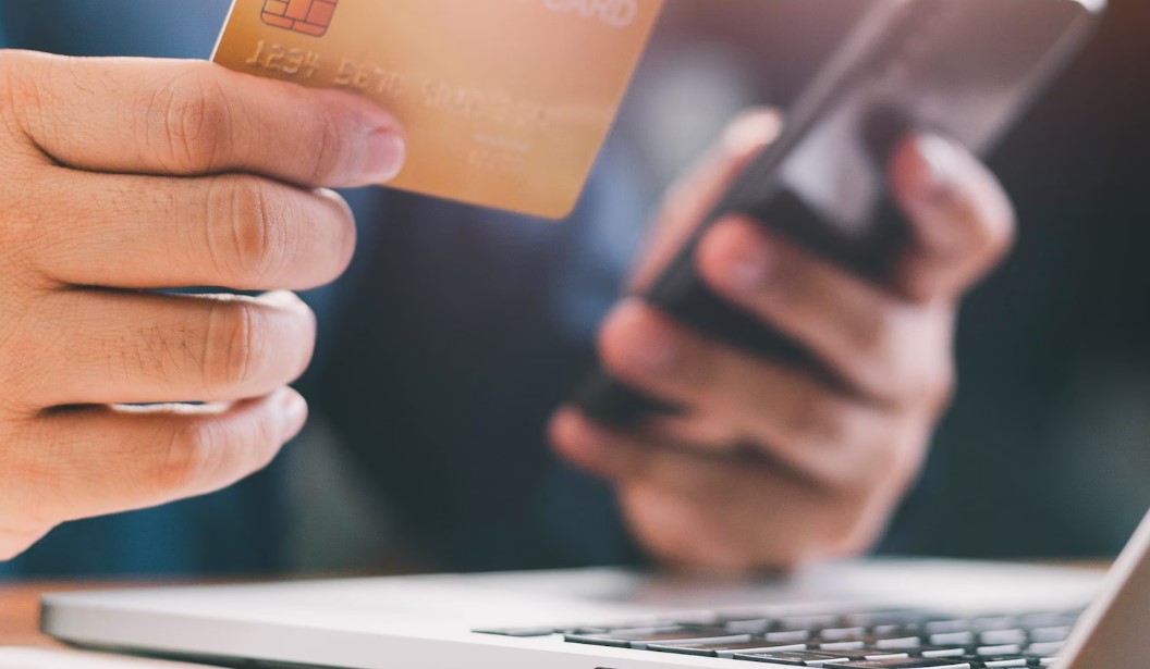 Rubyx-Debit-Card-Compared-to-Other-Similar-Products